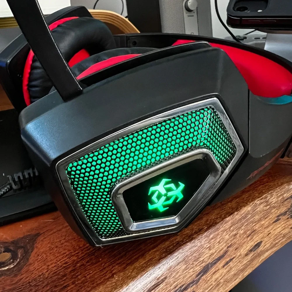 Hunterspider V-1 Pro gaming headset red and black - Used / Tested / Good Shape!